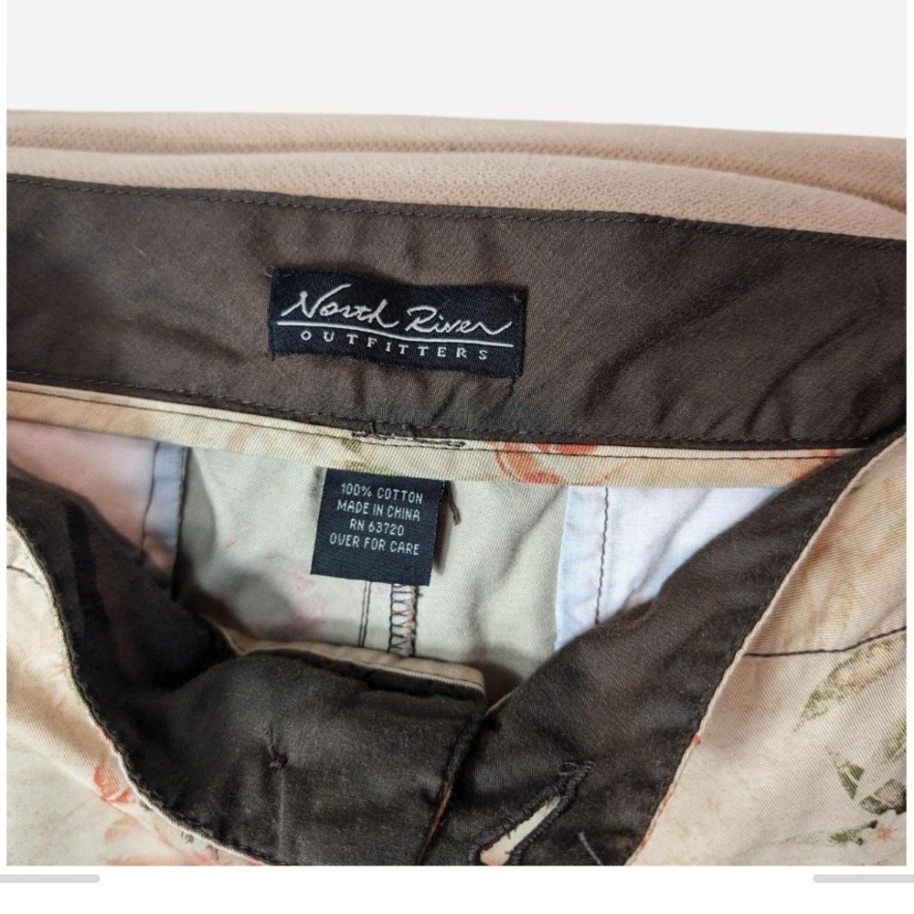 Pre-owned Men's Floral Beige Shorts - Picture 5 of 5